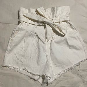 Cute high waisted white shorts with a bow